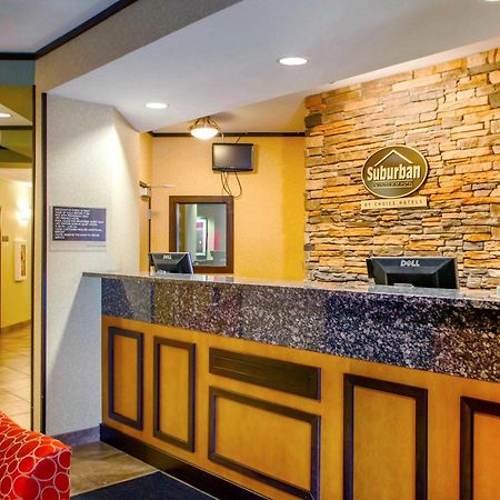 Suburban Studios Cedar Falls Bagian luar foto