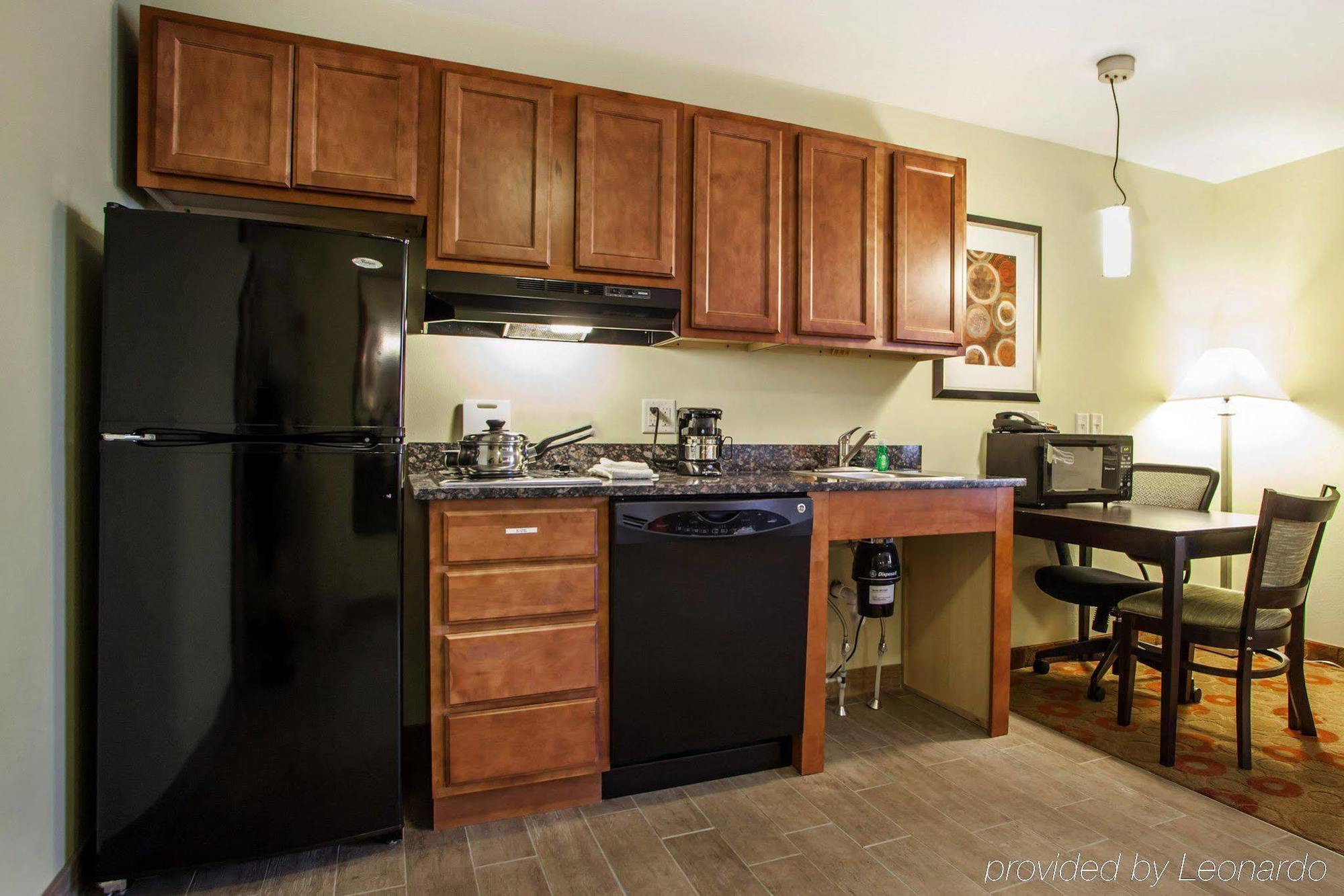 Suburban Studios Cedar Falls Bagian luar foto