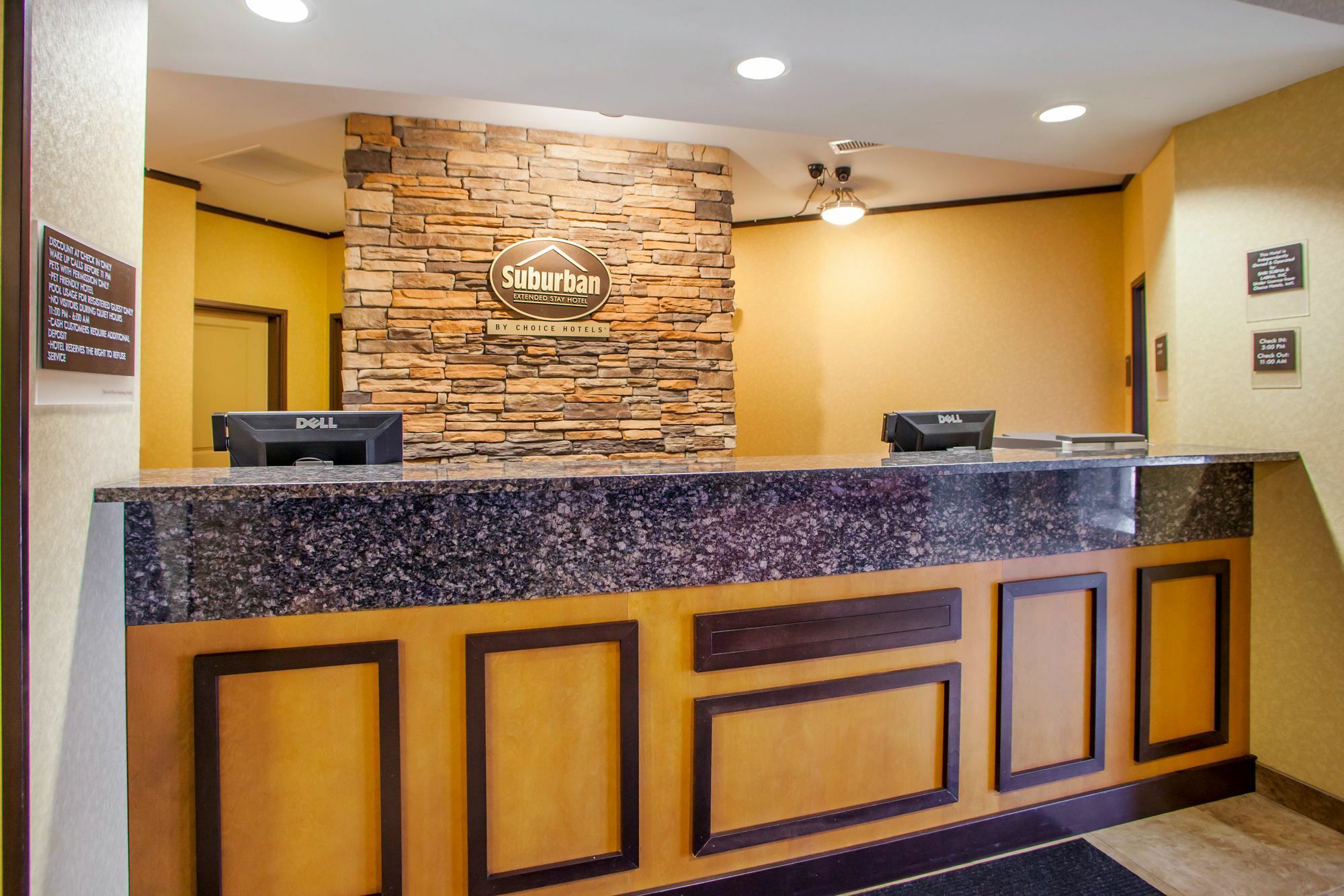 Suburban Studios Cedar Falls Bagian luar foto
